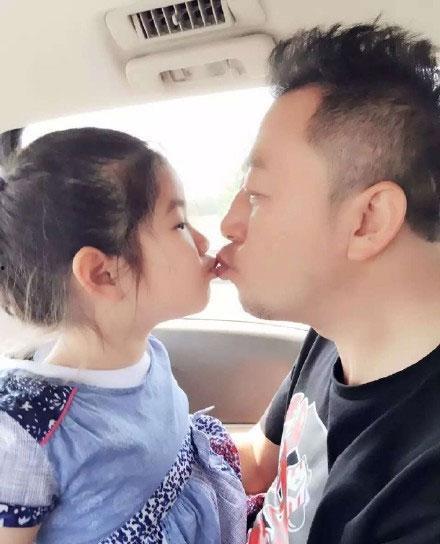 娱乐吃瓜男星出交通费,揭秘娱乐圈吃瓜男星背后的开销之谜 第2张 娱乐吃瓜男星出交通费,揭秘娱乐圈吃瓜男星背后的开销之谜 第2张